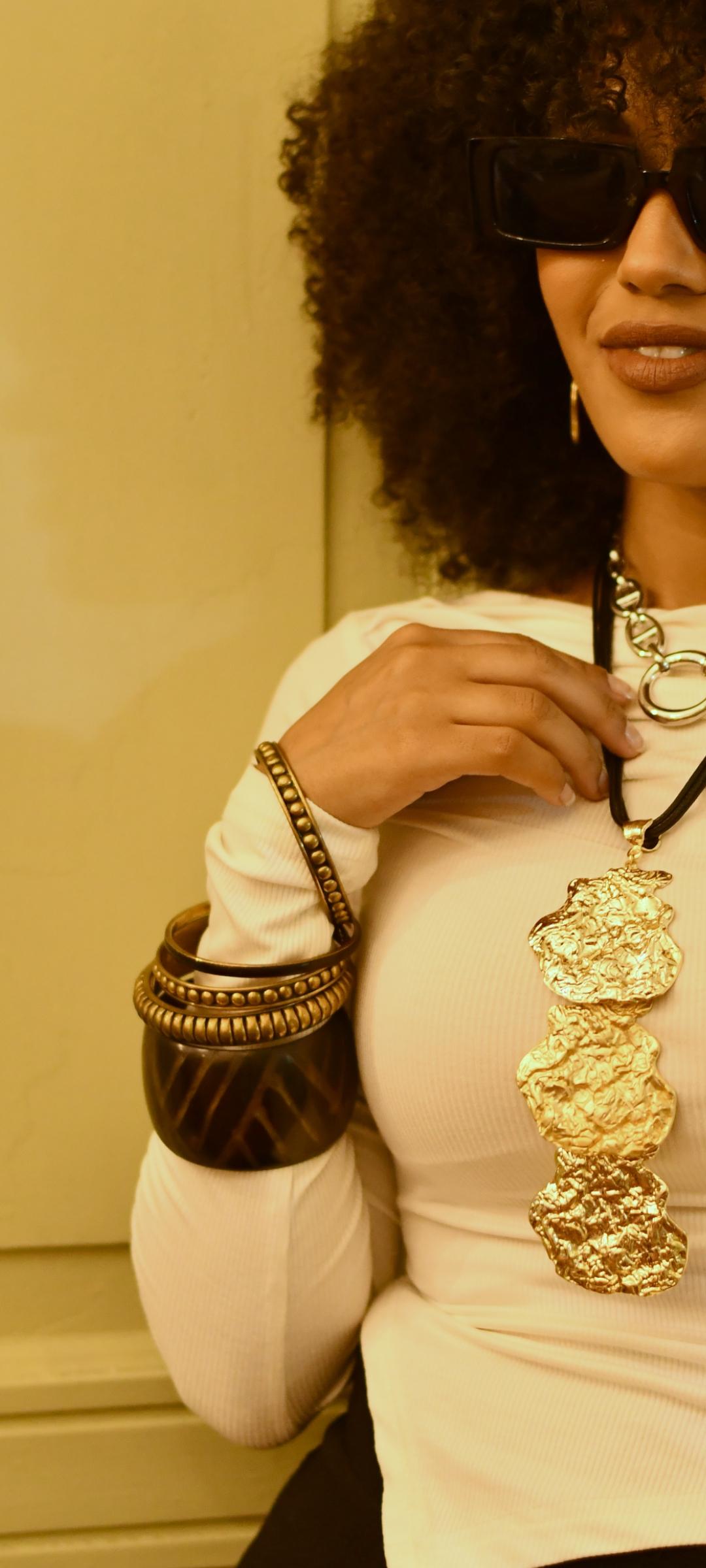 set of six wooden and metals bracelet