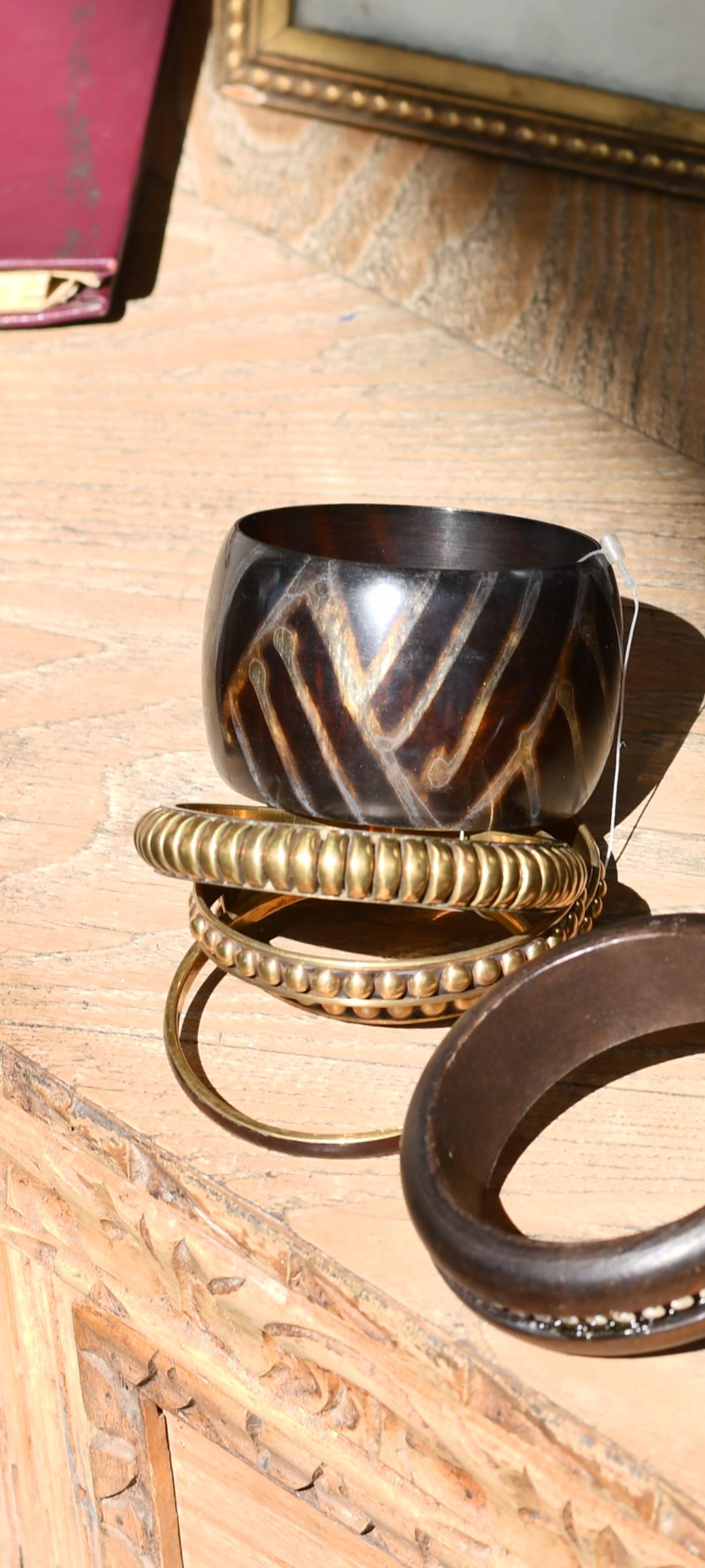 set of six wooden and metals bracelet